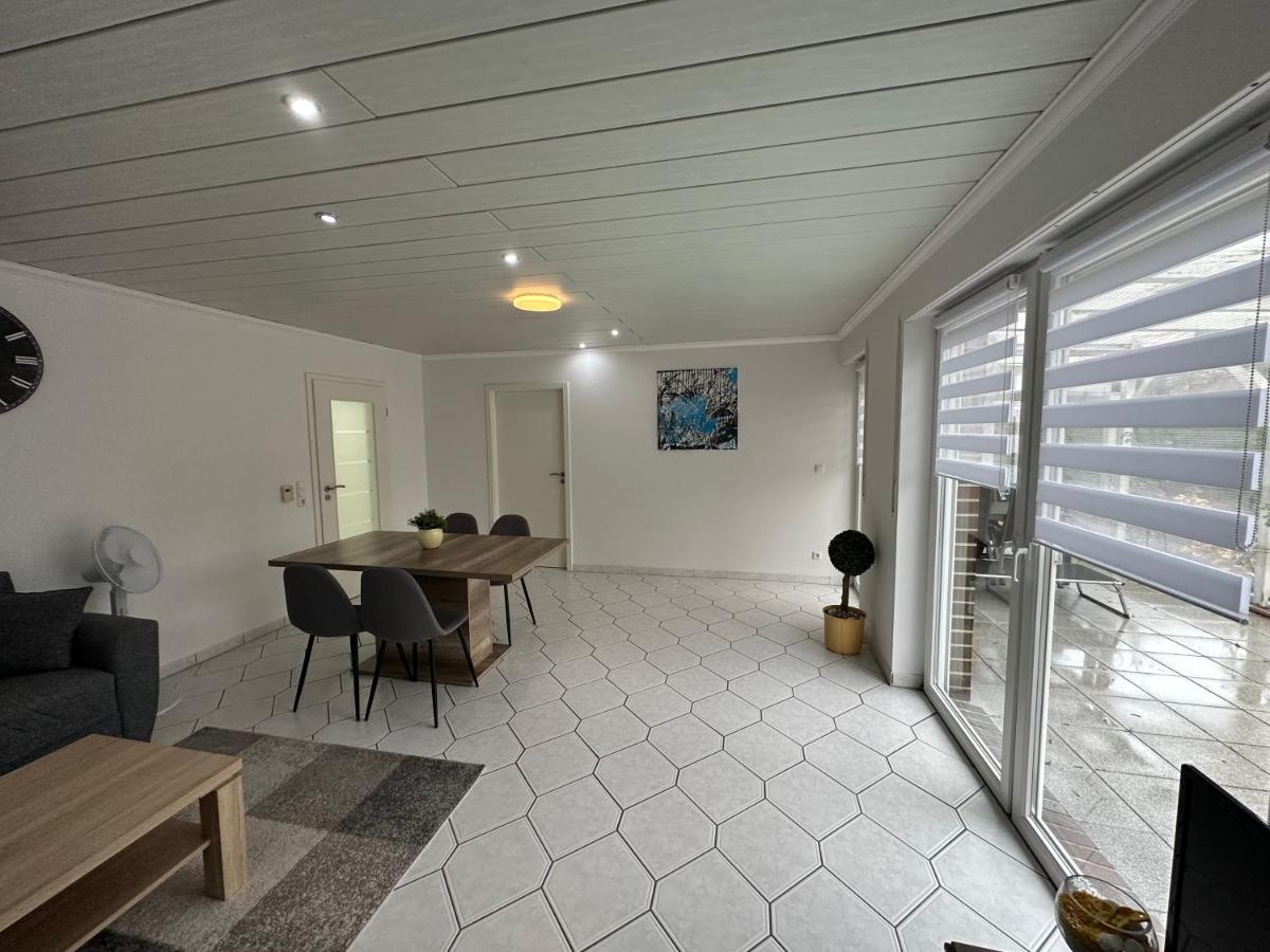 Ferienwohnung Am Hafen Ruestersiel Wilhelmshaven Exterior foto